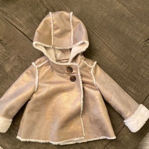 Gap, infant girl jacket, gold foil w/faux fur liner, 12-18 mths, Stunning & Soft